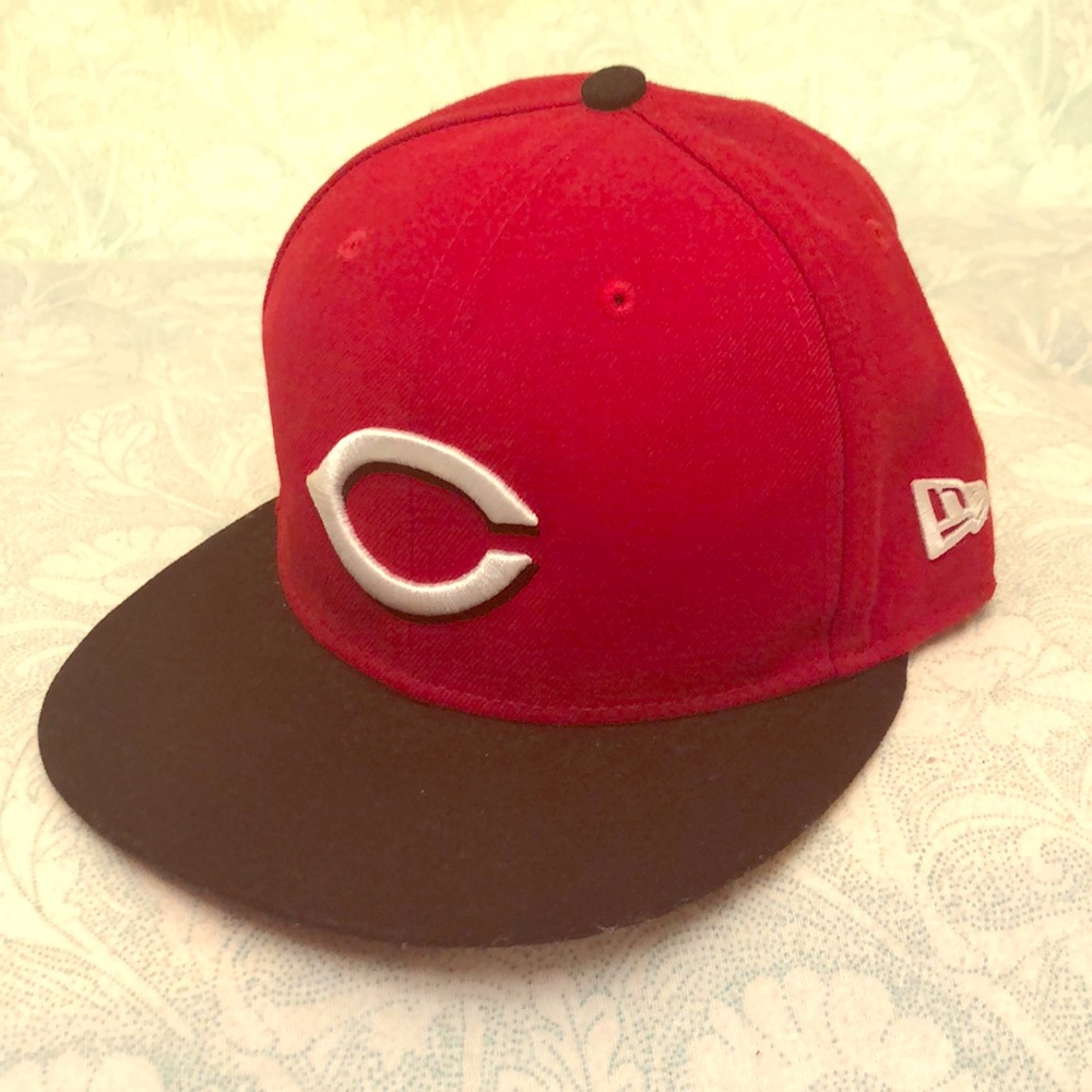 Cincinnati Reds fitted size 7 baseball cap